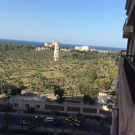 Апартаменти Sea & Garden View At Al-Muntazh Towers - إطلاله علي البحر و حدائق قصر المنتزه Александрія Екстер'єр фото