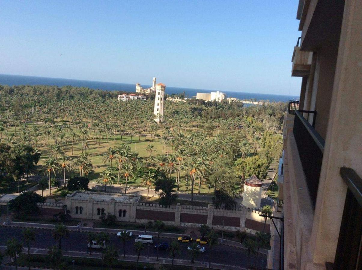 Апартаменти Sea & Garden View At Al-Muntazh Towers - إطلاله علي البحر و حدائق قصر المنتزه Александрія Екстер'єр фото