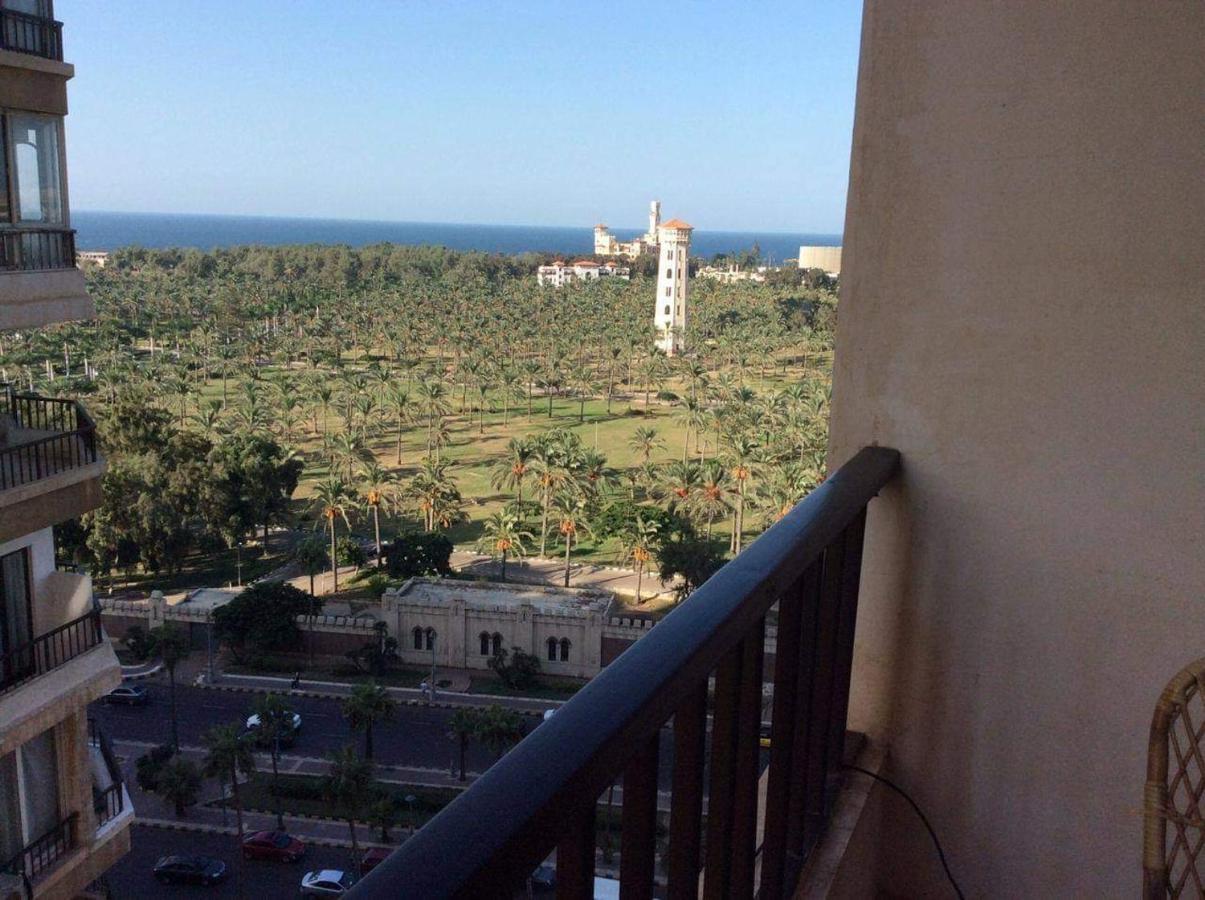 Апартаменти Sea & Garden View At Al-Muntazh Towers - إطلاله علي البحر و حدائق قصر المنتزه Александрія Екстер'єр фото
