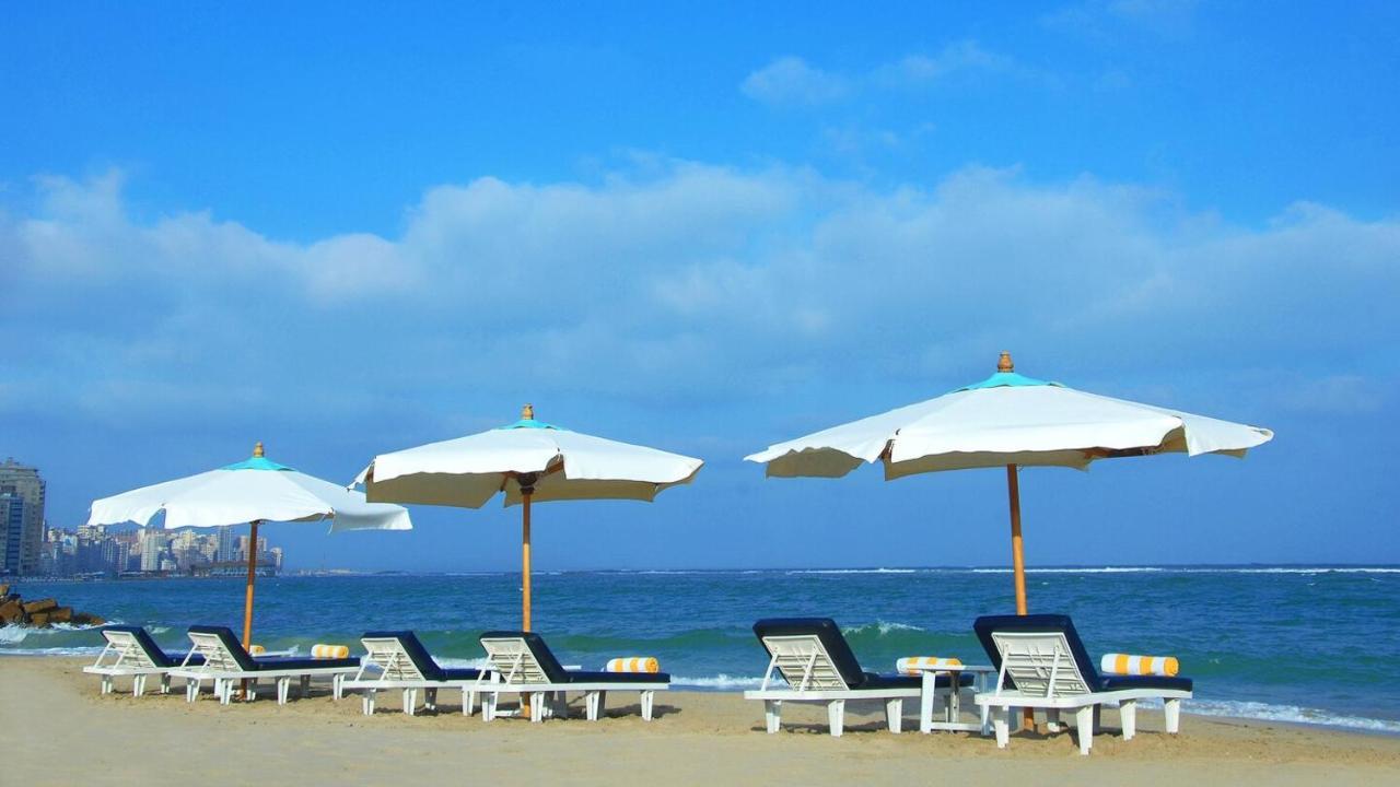 Апартаменти Sea & Garden View At Al-Muntazh Towers - إطلاله علي البحر و حدائق قصر المنتزه Александрія Екстер'єр фото
