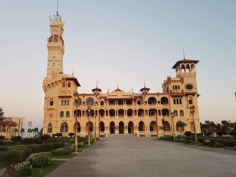 Апартаменти Sea & Garden View At Al-Muntazh Towers - إطلاله علي البحر و حدائق قصر المنتزه Александрія Екстер'єр фото